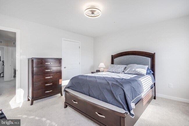 Building Photo - 345 Soft Rush Ln