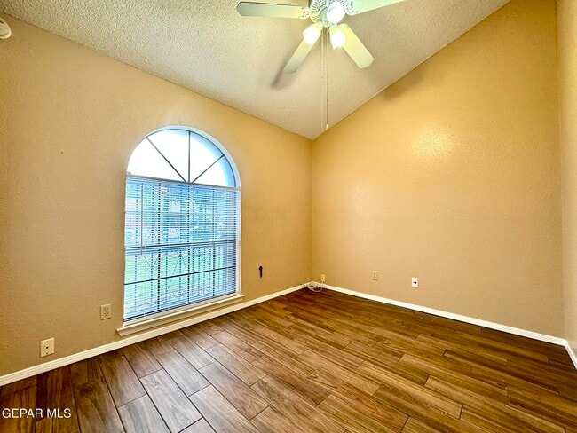 Building Photo - 12146 El Greco Cir