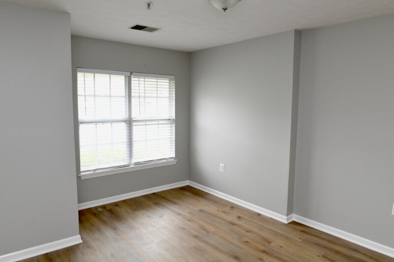 Building Photo - 8911 Town Center Cir
