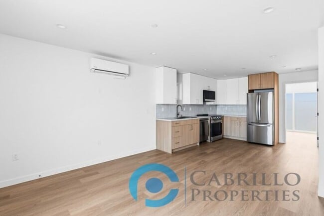 Building Photo - 6640 Valjean Ct