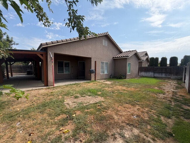 Building Photo - 2710 Orange Tree Dr