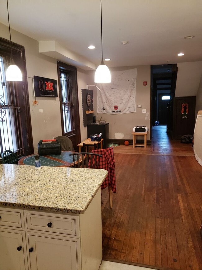 Building Photo - Newly Renovated Temple Student Housing