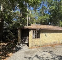 Building Photo - 1723 SW 68th Terrace