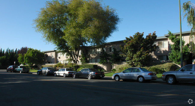 Building Photo - Foothill Manor Apartments