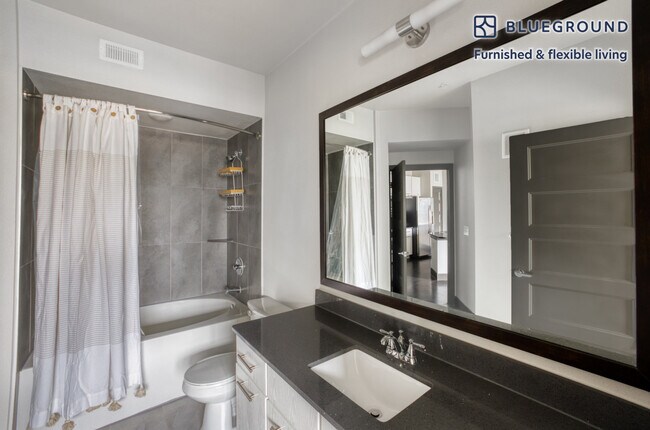 Building Photo - 2823 E Martin Luther King Jr Blvd