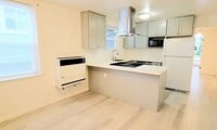 Building Photo - RHIN299