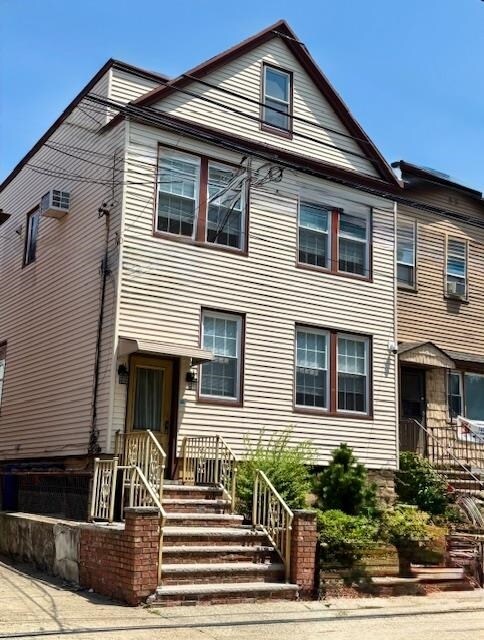 Building Photo - 19 E 28th St