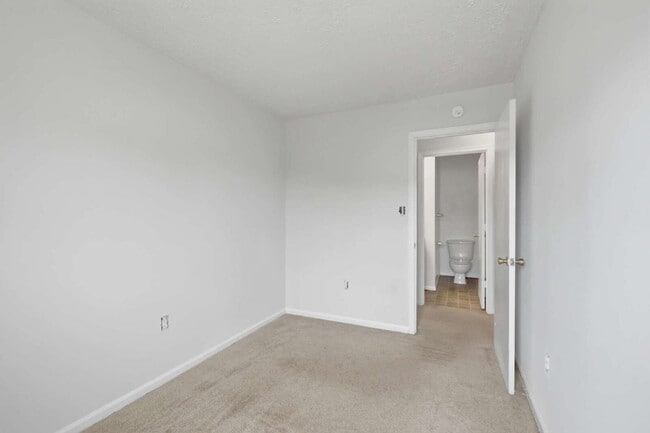 Building Photo - Beautifully Refreshed 3BR Townhome with Private Fenced Backyard in Brandy Station
