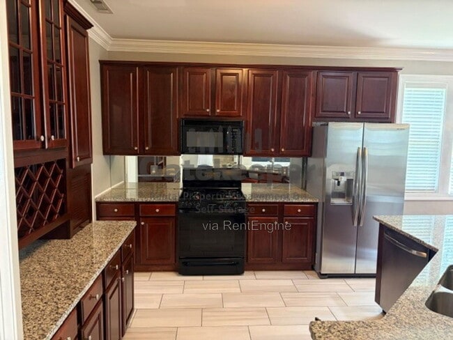 Building Photo - 208 Lenox Dr