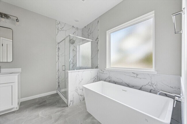 Building Photo - 9912 Clark Cyn Ln