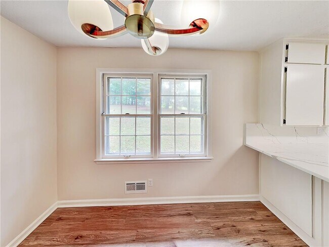 Building Photo - 3908 Bellair Dr