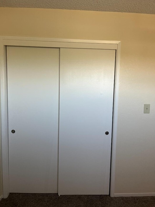 Building Photo - 1281 Juniper Dr