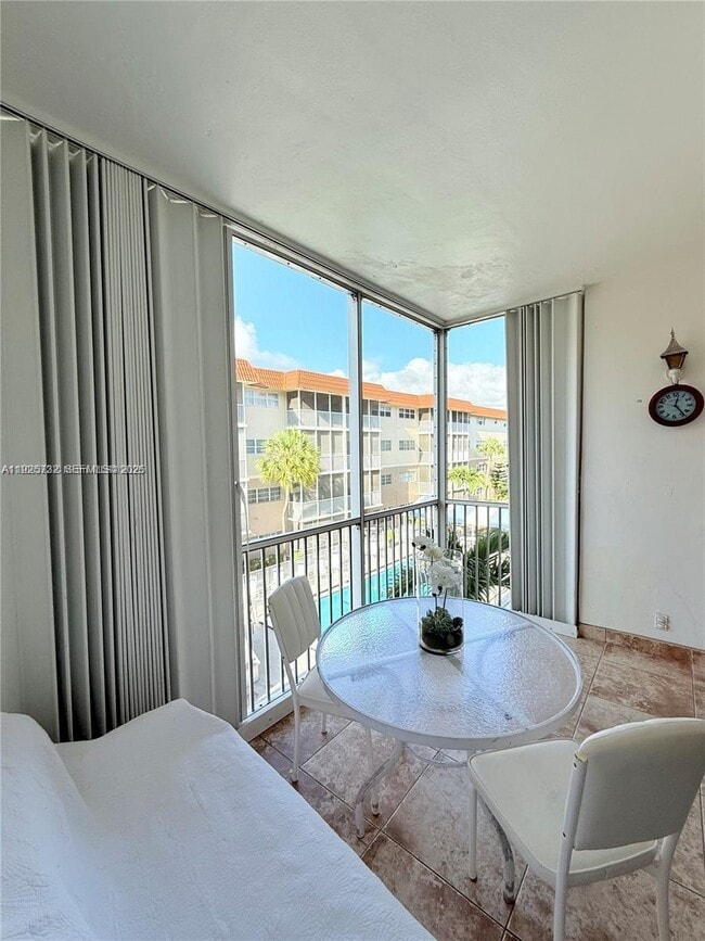 Building Photo - 2081 S Ocean Dr