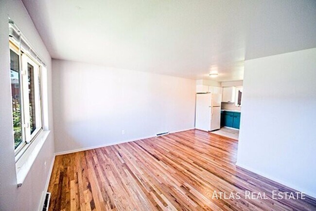 Building Photo - 1665 Fenton St