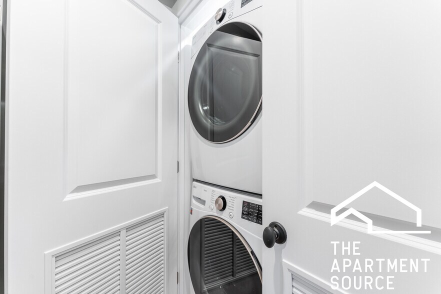 Building Photo - 2537 N Campbell Ave