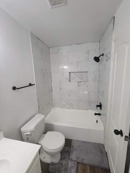 Building Photo - 2028 Valley Forge Trail