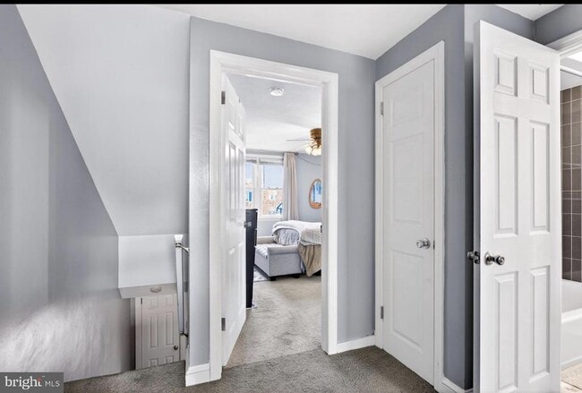 Building Photo - 304 Pine St