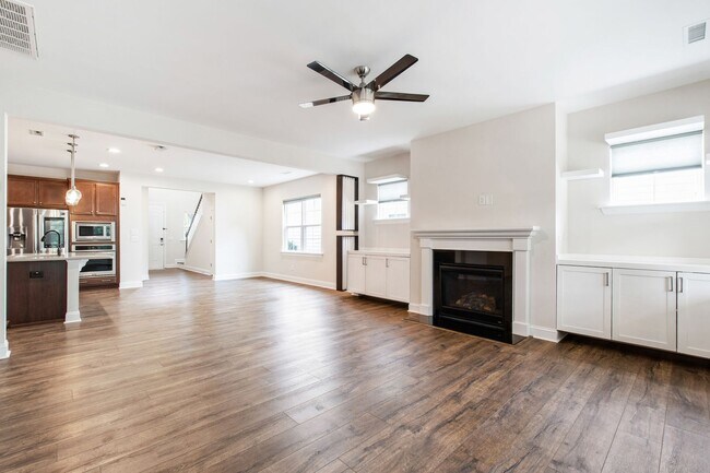 Building Photo - Live Beautifully in This Upgraded 4-Bedroom Home in Apex!