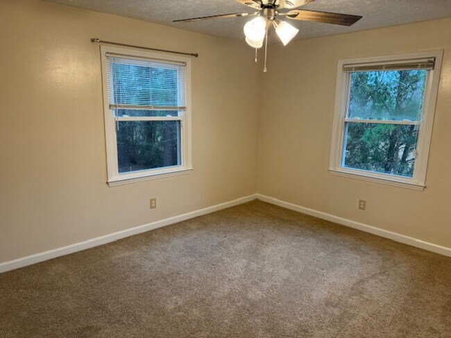 Building Photo - 200 Snead Rd