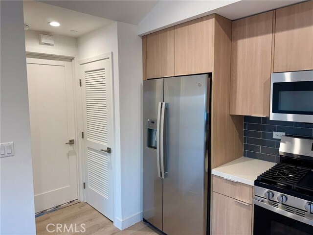 Building Photo - 5974 Jamieson Ave