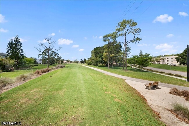 Building Photo - 400 Forest Lakes Blvd