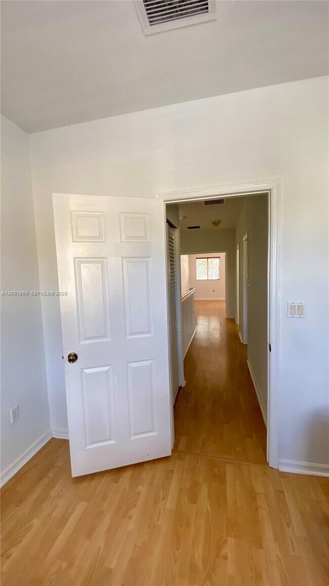 Building Photo - 8261 NW 107 Ct