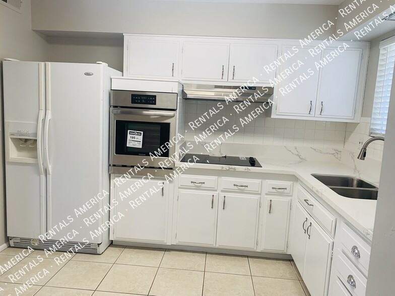 Building Photo - 11433 N Hagen Dr