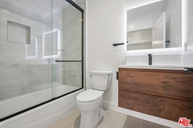 Building Photo - 6521 Homewood Ave