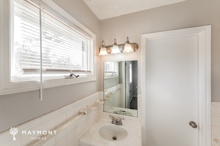 Building Photo - 3624 Springhill Dr