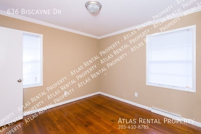 Building Photo - 636 Biscayne Dr