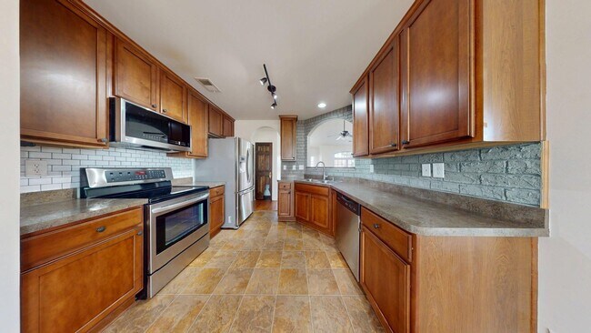 Building Photo - 2704 Matsu Ln