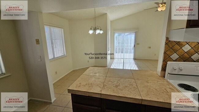 Building Photo - 1st Ave & Irvington Rd area 3 bedroom with AC