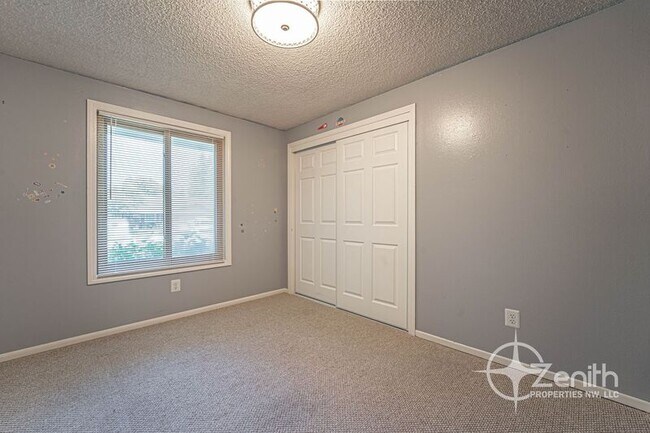 Building Photo - 4213 NE 139th Ave