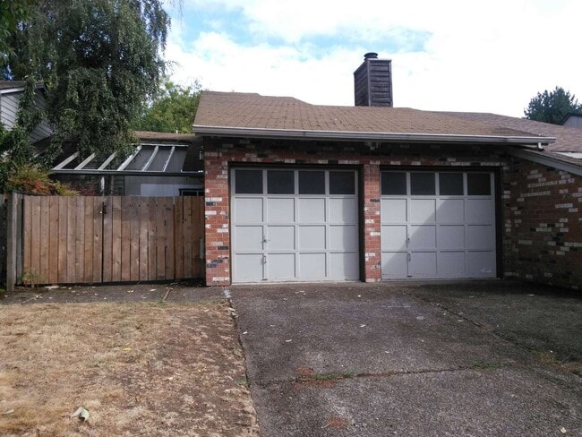 Primary Photo - (882) Grant Circle Home - 2 Bedroom / 2 Ba...