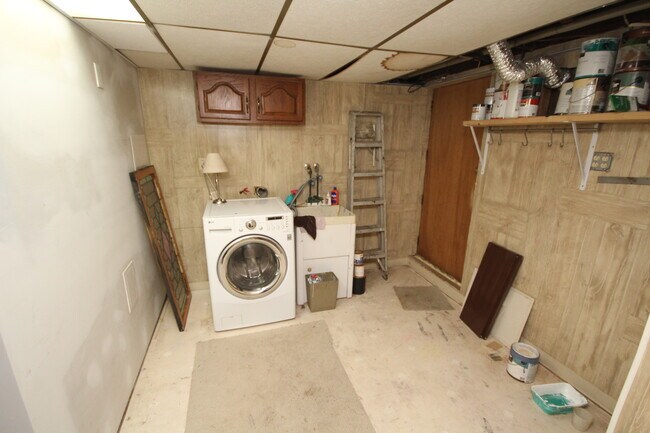 Building Photo - Coming Soon!!  Beautiful, well kept 3 bedr...