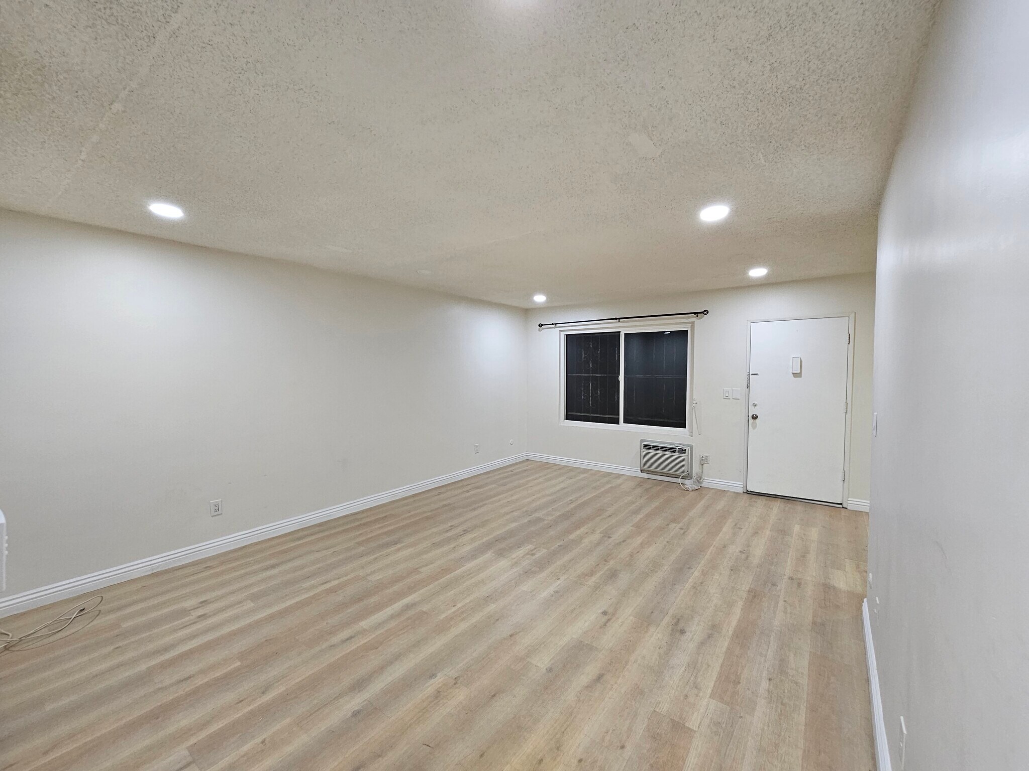 Building Photo - 1908 Clinton St