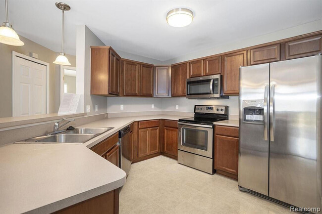 Building Photo - 24204 Alexa Dr