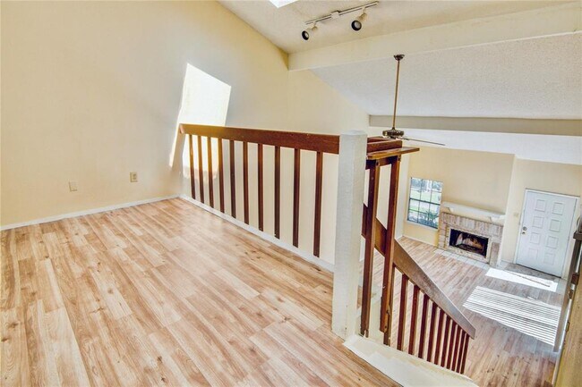 Building Photo - 6103 Ludington Dr