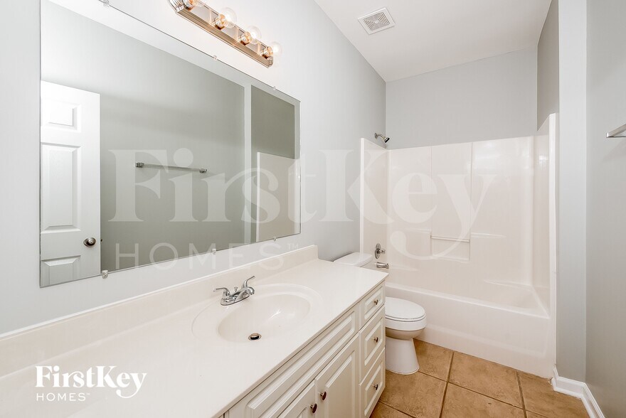 Building Photo - 1256 Washington Dr