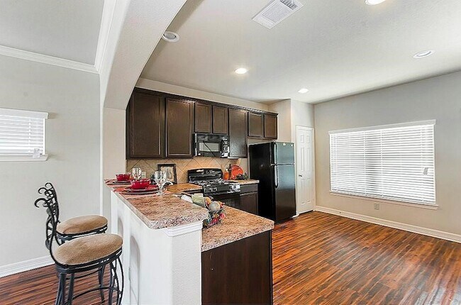 Building Photo - 33 Woodland Hills Dr