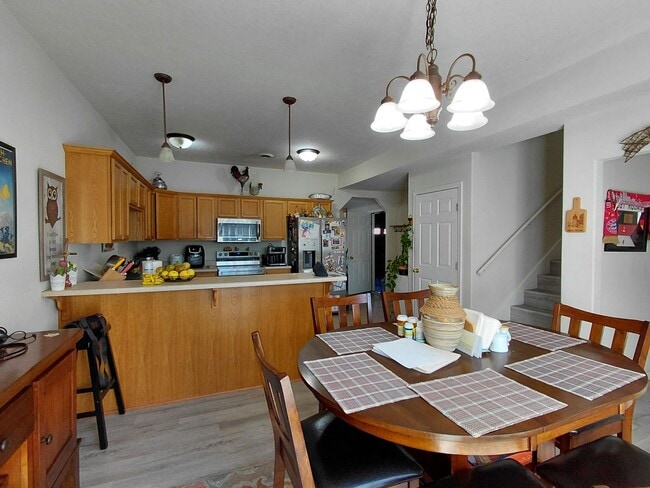 Building Photo - 4 Plex unit close to FLW