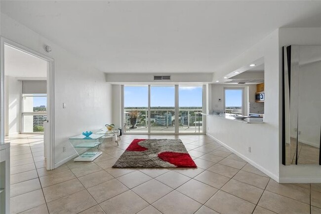 Building Photo - 2841 N Ocean Blvd