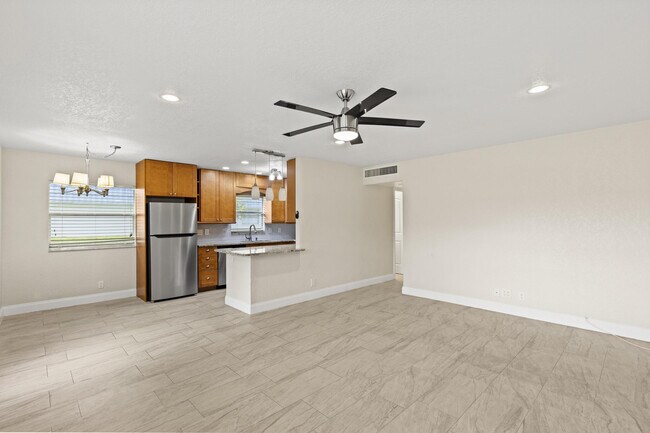 Building Photo - 117 Waterford D