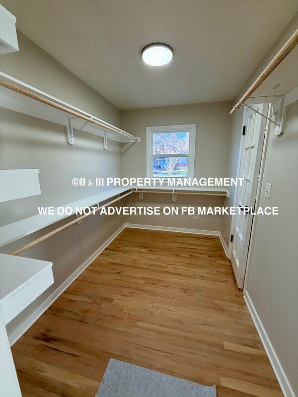 Building Photo - 9209 Hayes Dr