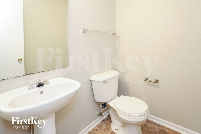 Building Photo - 12649 White Rabbit Dr