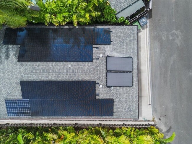 Building Photo - W/D, AC, Modern Design, Recently Built, Si...