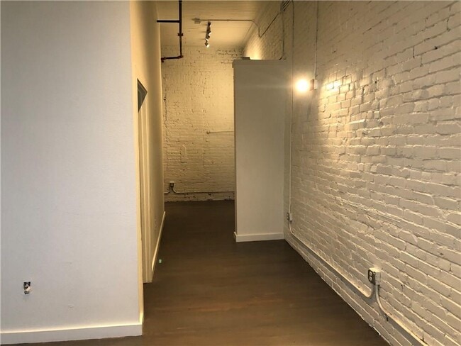 Building Photo - 102 E 2nd St