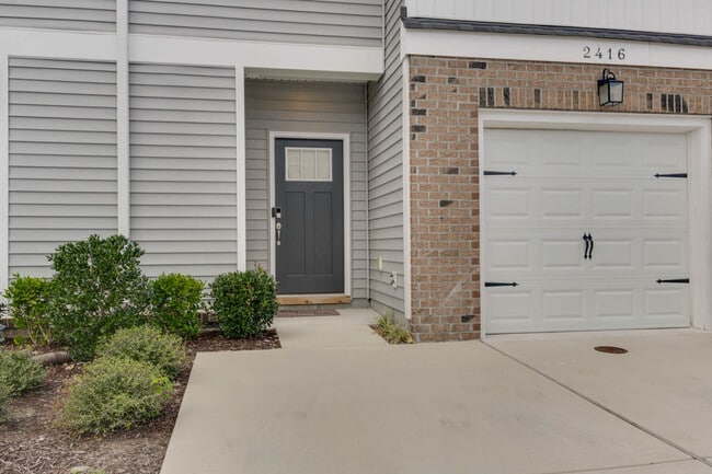 Building Photo - 2416 Trafton Pl