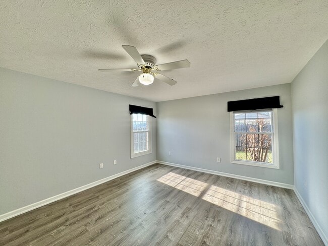 Building Photo - 101 Pinewood Dr