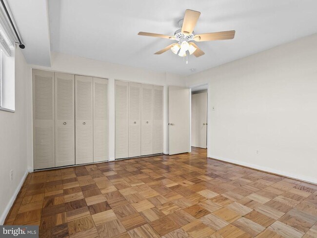 Building Photo - 10613 Montrose Ave